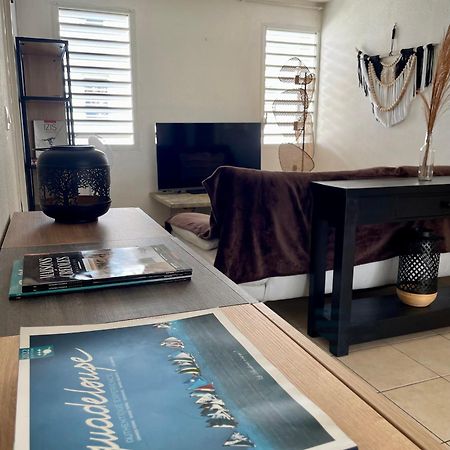 Appartement Cosy En Ville Baie-Mahault Exteriör bild